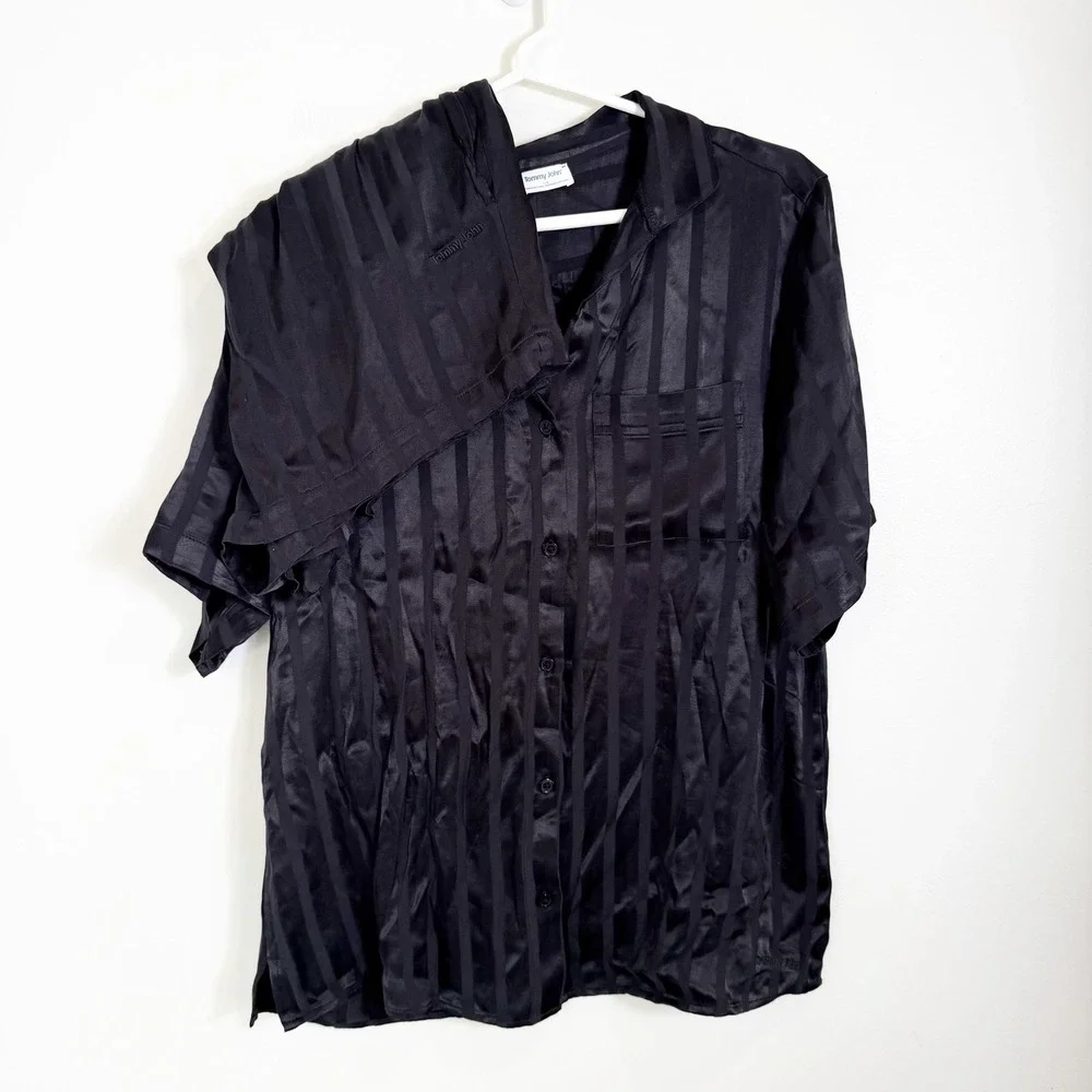 Tommy John Pajama Set Women Large Black Striped Satin Short Sleeve Shirt Shorts